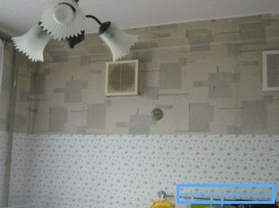 À Staline, vous pouvez voir deux grilles de ventilation dans la cuisine. L'un d'eux s'ouvre dans la cheminée: les maisons ont été construites sous chauffage au poêle. À Staline, vous pouvez voir deux grilles de ventilation dans la cuisine. L'un d'eux s'ouvre dans la cheminée: les maisons ont été construites sous chauffage au poêle.