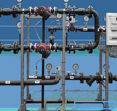 Le point thermique contient les principales unités de commande du système de chauffage. Le point thermique contient les principales unités de commande du système de chauffage.