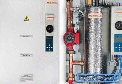 L'aspect et la structure interne d'une chaudière de chauffage typique fonctionnant à l'électricité