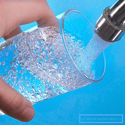 L'eau - source de vie, peu importe combien il en coûte pour retenir de l'eau dans une maison privée, sans elle, vous ne pouvez toujours pas faire. L'eau - source de vie, peu importe combien il en coûte pour retenir de l'eau dans une maison privée, sans elle, vous ne pouvez toujours pas faire.