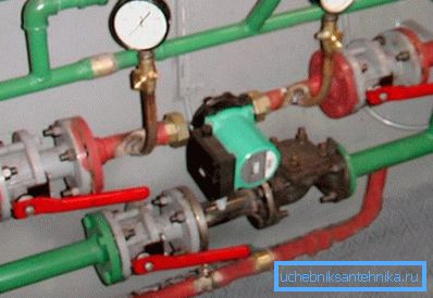 Jonction d'eau dans la maison. Jonction d'eau dans la maison.