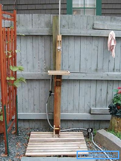 C'est simple, mais la question ne se pose pas, comment finir la douche au chalet à l'intérieur