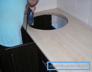 Encastré encastré évier dans la table avec leurs propres mains Encastré encastré évier dans la table avec leurs propres mains