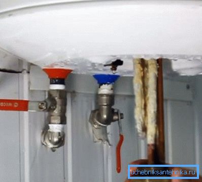 Tirez le radiateur doit être soigneusement Tirez le radiateur doit être soigneusement