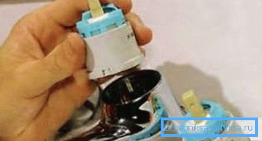 Remplacement d'une pièce cassée Remplacement d'une pièce cassée