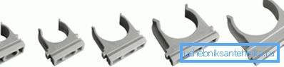 Supports en plastique à clipser pour montage mural. Supports en plastique à clipser pour montage mural.