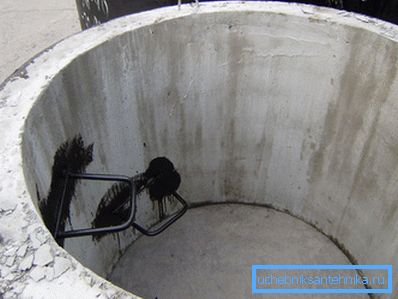Ici, les supports sont protégés par du mastic bitume. Ici, les supports sont protégés par du mastic bitume.