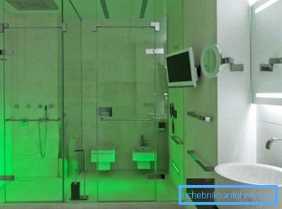 La lumière verte dans la douche vous permettra de vous détendre complètement et de profiter au maximum des traitements à base d’eau.